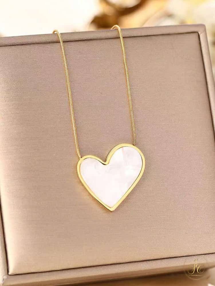 Elegant 18K Goldplated Stainless Steel Acrylic White Heart Pendant Necklace - SeoulChic.store
