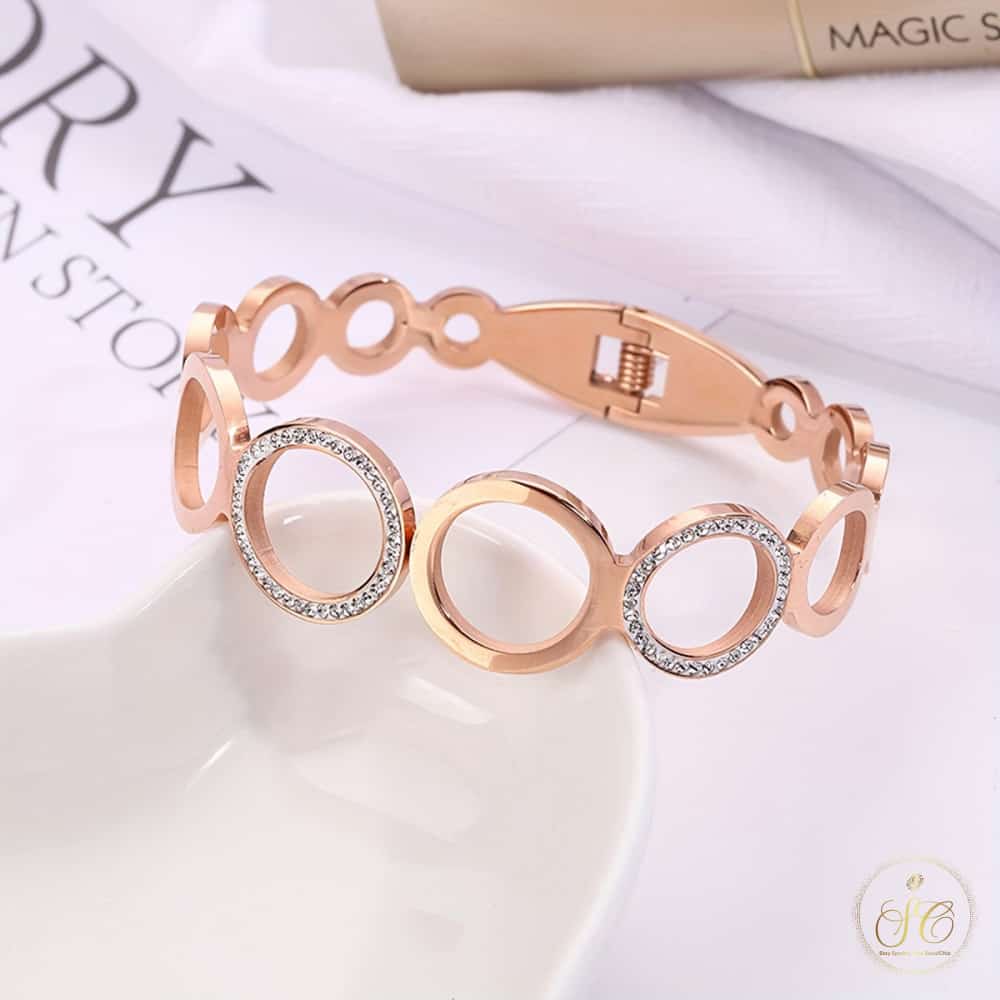 Chic 18K Gold Plated Stainless Steel Hollow Circle Design Bangle - SeoulChic.store
