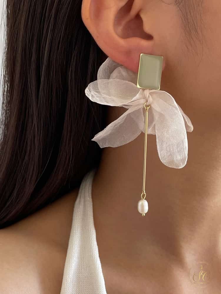 Luxury Chic Faux Pearl And Bow Decor Earrings - SeoulChic.store