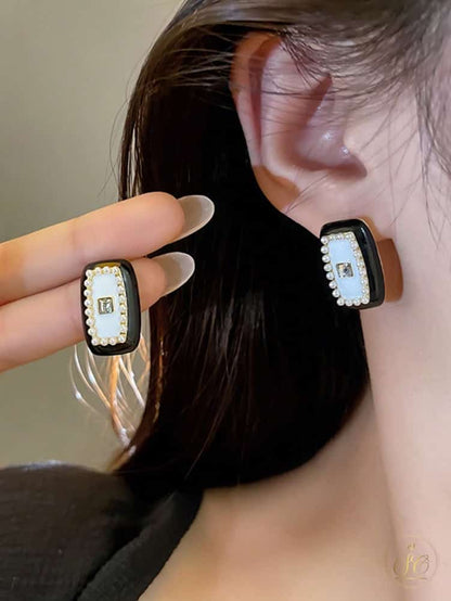 Chic Vintage Rhinestone Bow Faux Pearl Asymmetrical Earrings Set - SeoulChic.store