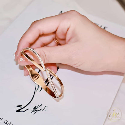 Modern Classic Luminous Cubic Zirconia Bracelet - SeoulChic.store