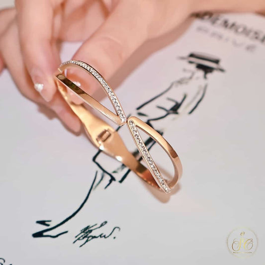 Modern Classic Luminous Cubic Zirconia Bracelet - SeoulChic.store