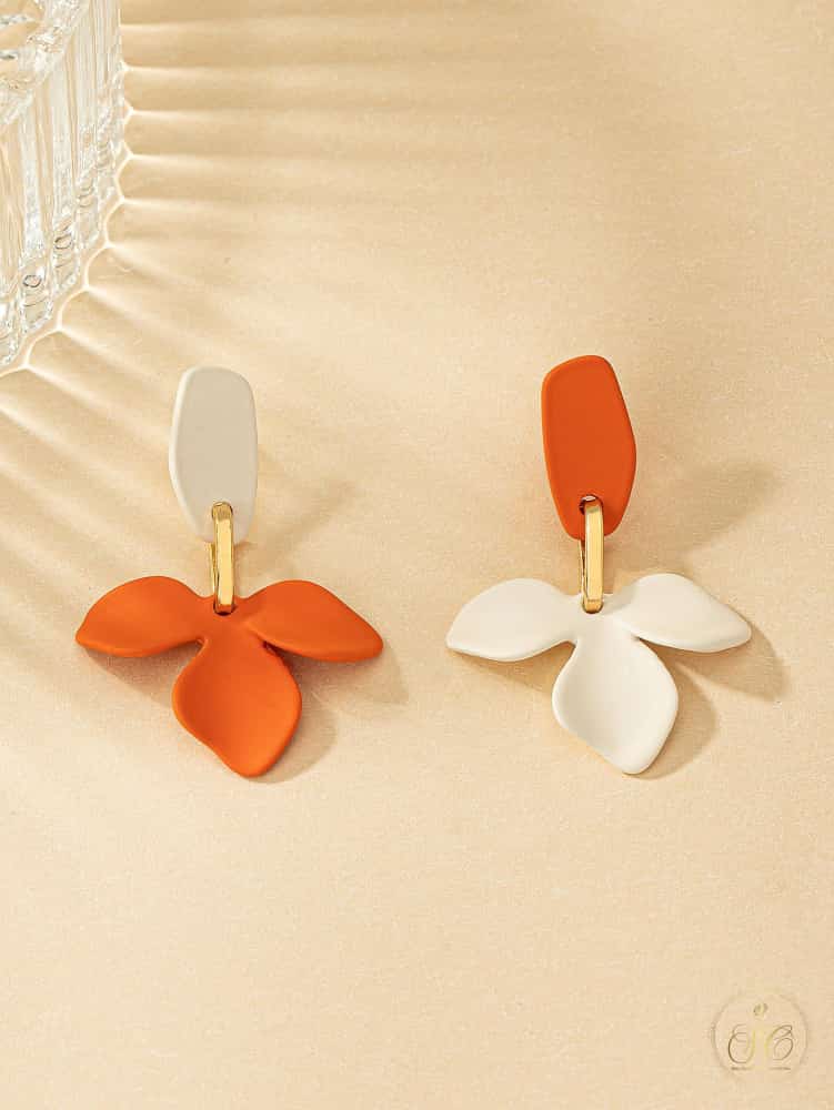 Refined Elegant Flower Earrings - SeoulChic.store