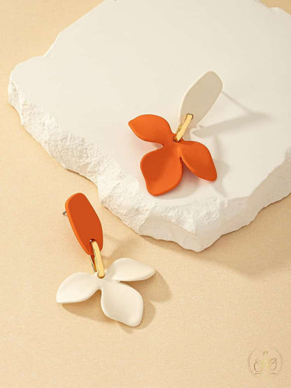 Refined Elegant Flower Earrings - SeoulChic.store
