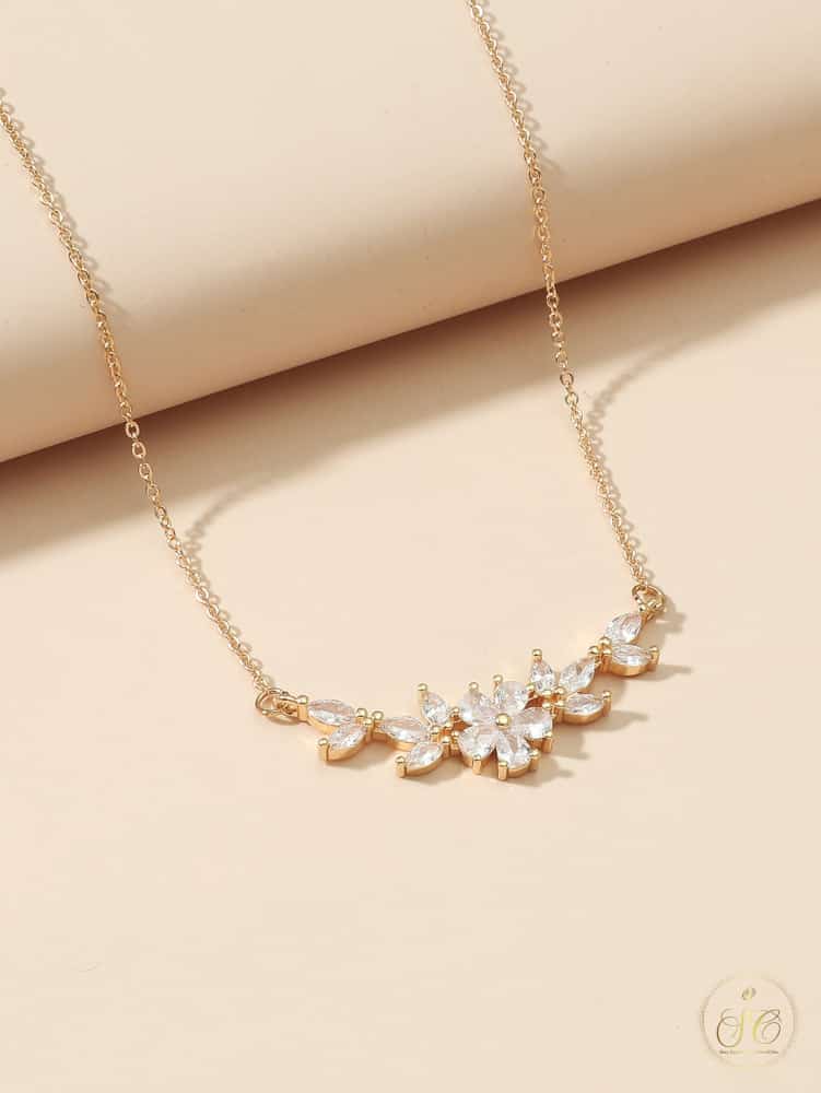 Graceful Elegant Gold Flower And Snake Pendant Necklace - SeoulChic.store