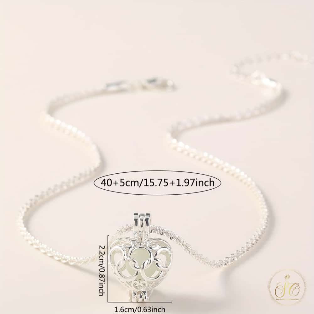 Refined Elegant Heart Shaped Luminous Gold Pendant Necklace - SeoulChic.store