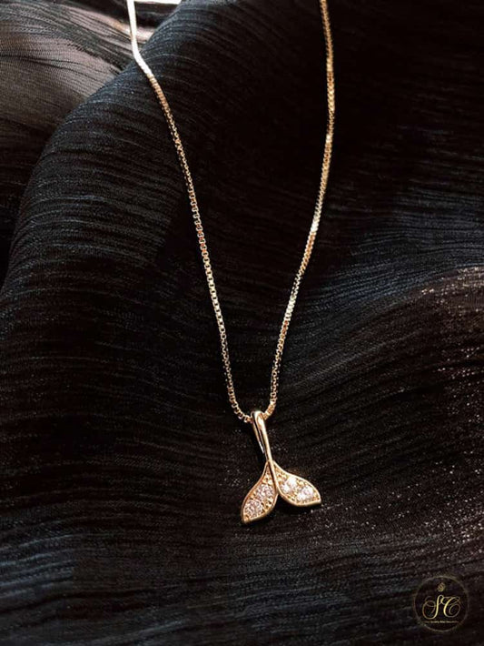 Modern Elegant Minimalist Rhinestone Fish Tail Pendant Necklace - SeoulChic.store