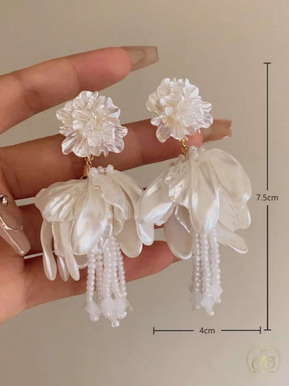 Chic Elegant Retro Faux Pearl Floral Tassel Earrings - SeoulChic.store