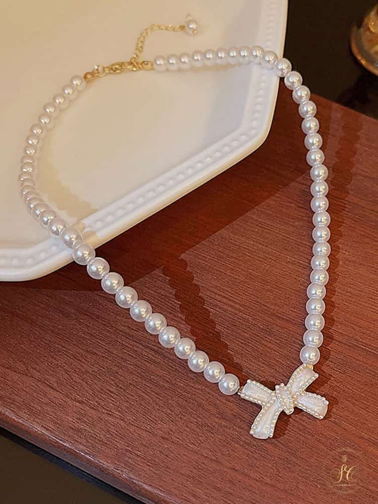 Premium Glamorous Rhinestone Bow With Faux Pearl Beads Necklace - SeoulChic.store