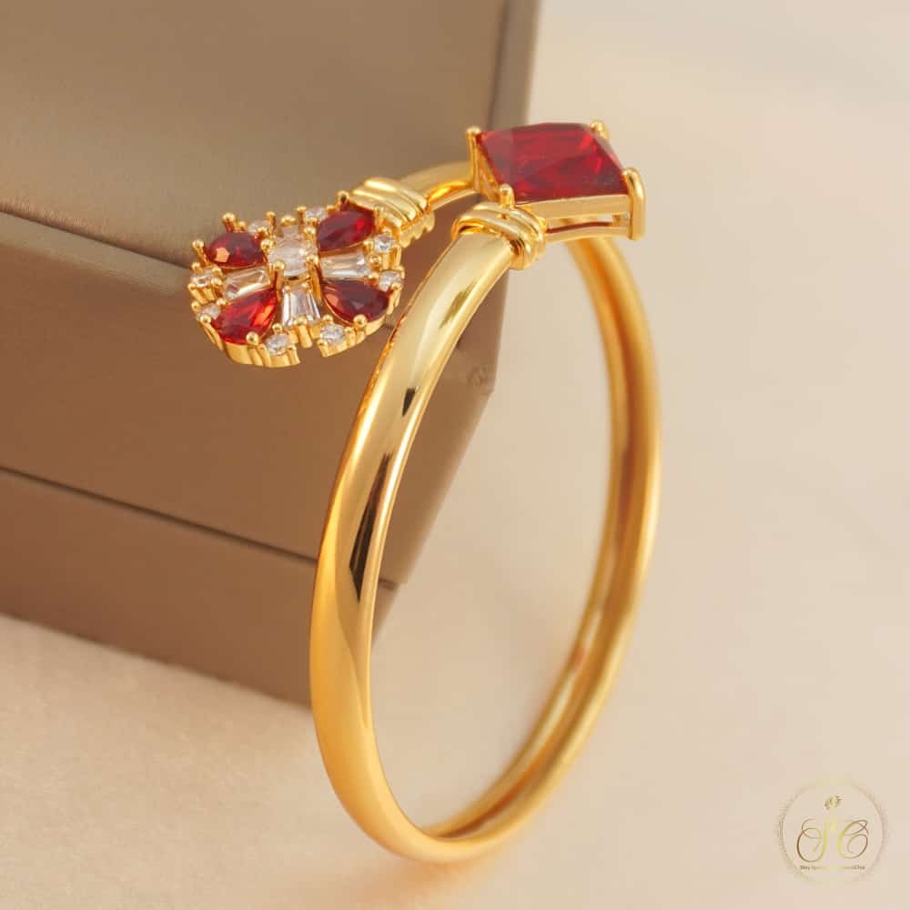Chic Luxury Vintage Gold And Red Stone Bracelet - SeoulChic.store