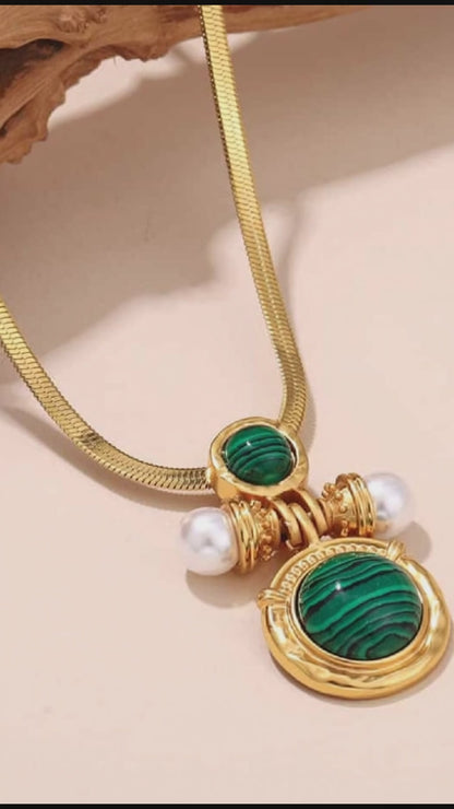 Elegant Vintage Bohemian Green Goldtone Necklace