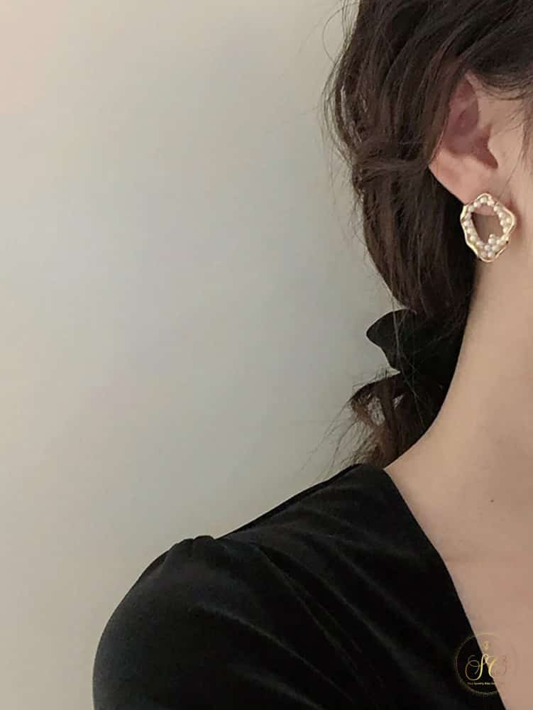 Refined Stylish Asymmetrical Hollow Out Shell Faux Pearl Earrings - SeoulChic.store