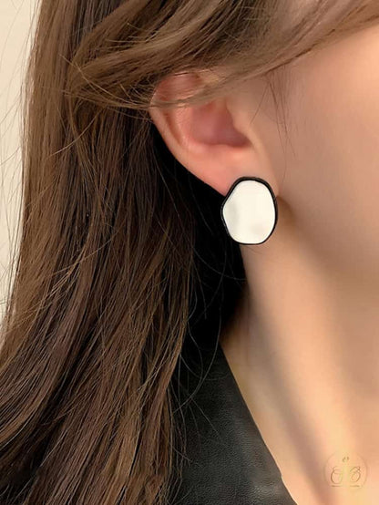 Chic Stylish Black And White Asymmetrical Round Earrings - SeoulChic.store