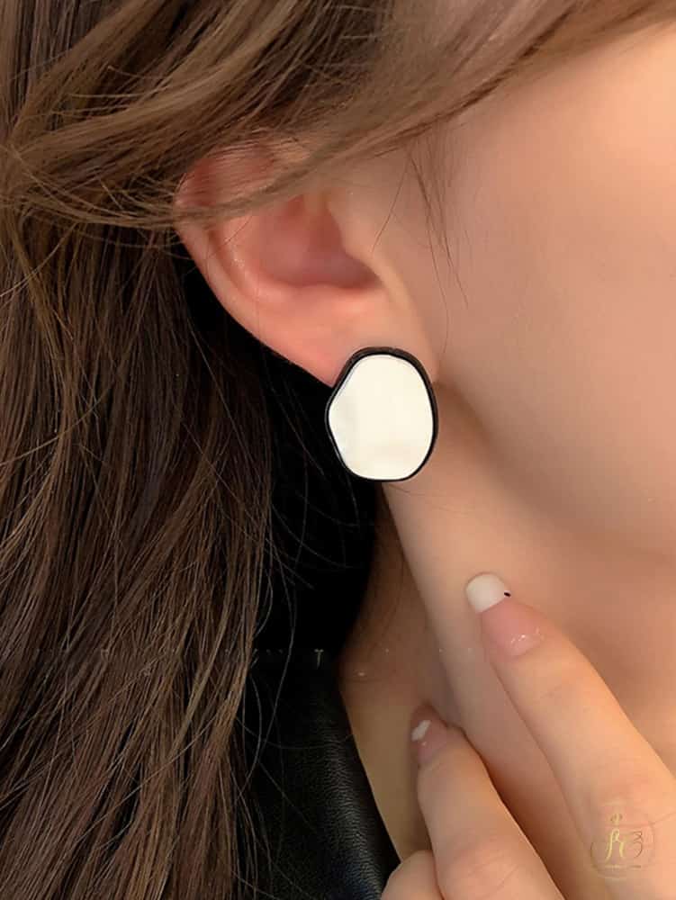 Chic Stylish Black And White Asymmetrical Round Earrings - SeoulChic.store