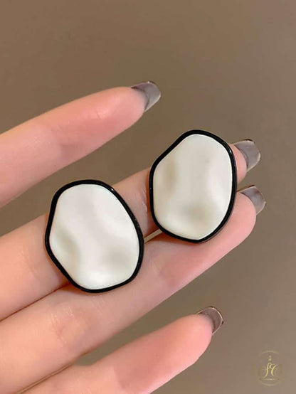 Chic Stylish Black And White Asymmetrical Round Earrings - SeoulChic.store
