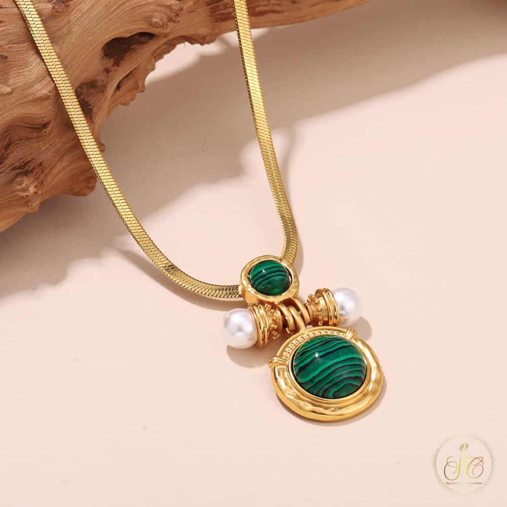 Elegant Vintage Bohemian Green Goldtone Necklace - SeoulChic.store
