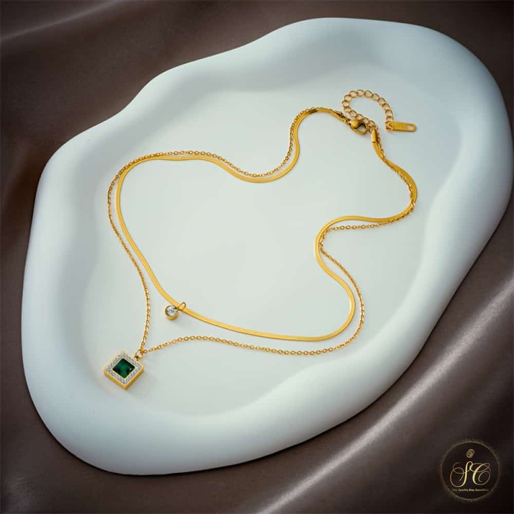 Refined Vintage Double Layered Green Zirconia Pendant Necklace - SeoulChic.store