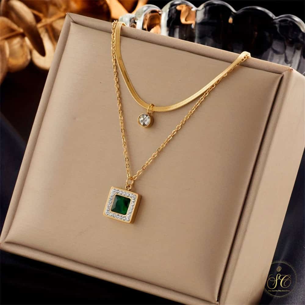 Refined Vintage Double Layered Green Zirconia Pendant Necklace - SeoulChic.store