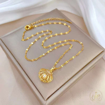 Graceful Vintage Elegant Faux Pearl Golden Shell Necklace - SeoulChic.store