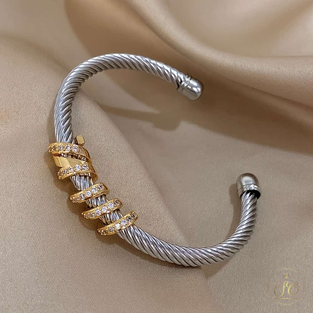 Signature Vintage Style Adjustable Alloy Bracelet - SeoulChic.store
