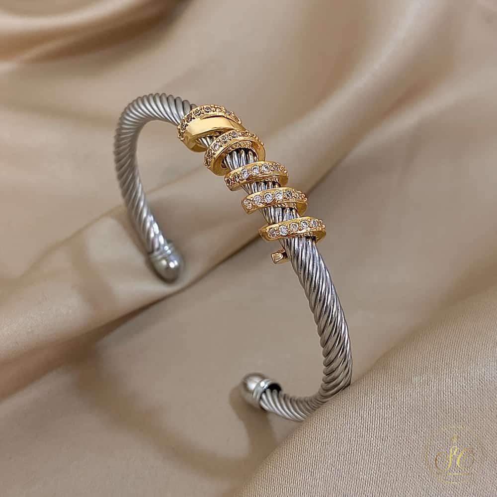 Signature Vintage Style Adjustable Alloy Bracelet - SeoulChic.store